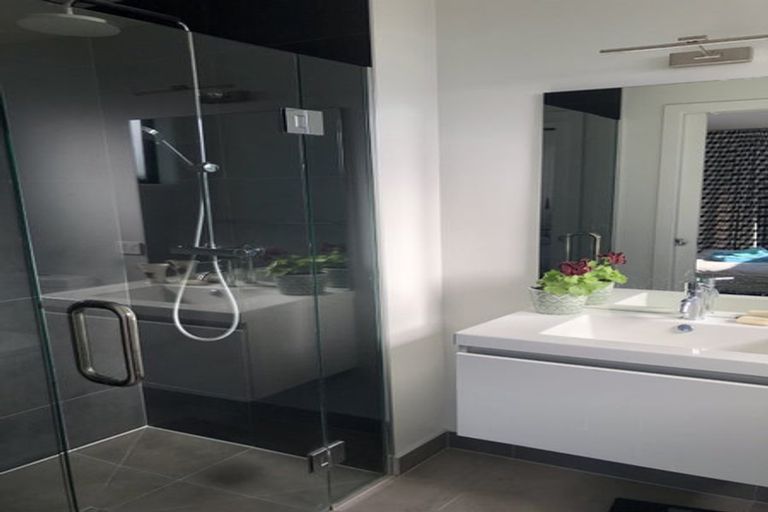 Photo of property in 24 Huxley Place, Lake Hayes, Queenstown, 9304