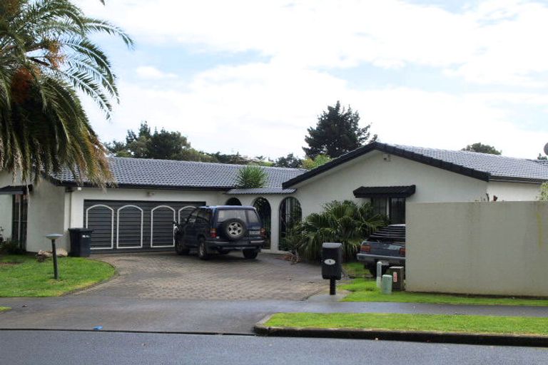 Photo of property in 6 Seneca Court, Golflands, Auckland, 2013