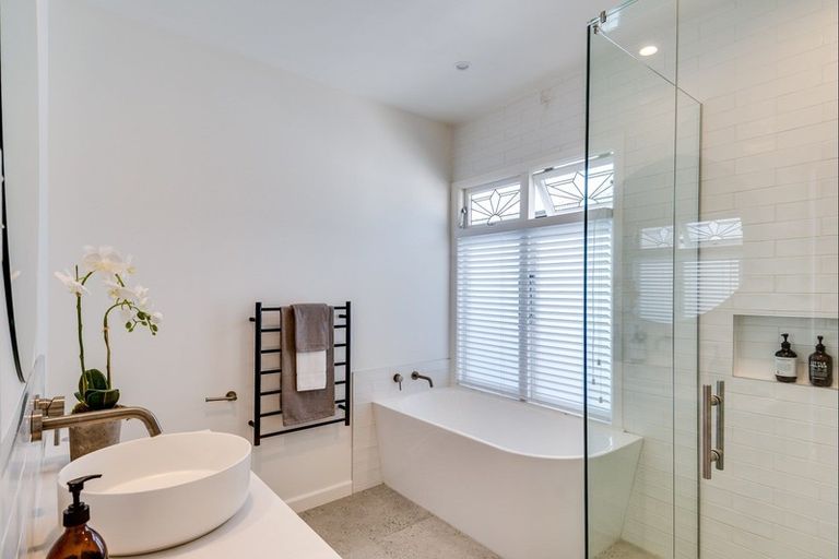 Photo of property in 51 Te Mata Road, Havelock North, 4130