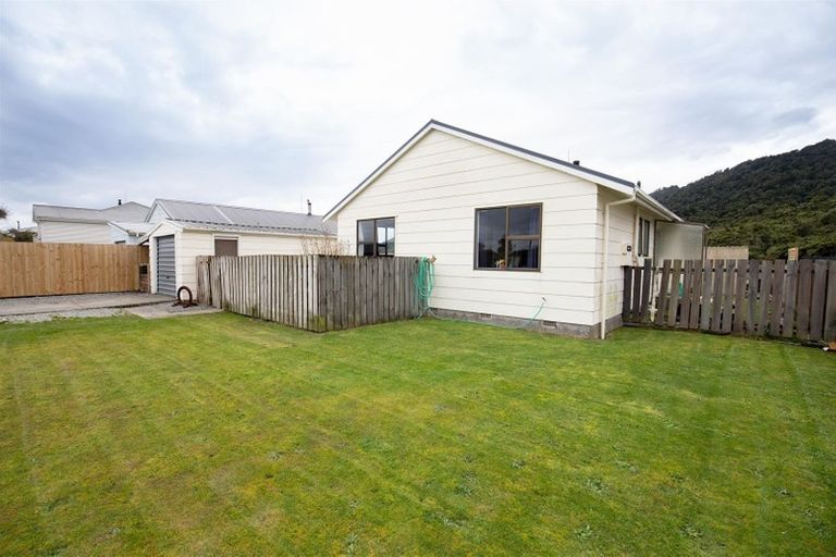 Photo of property in 9 Baillie Place, Cobden, Greymouth, 7802