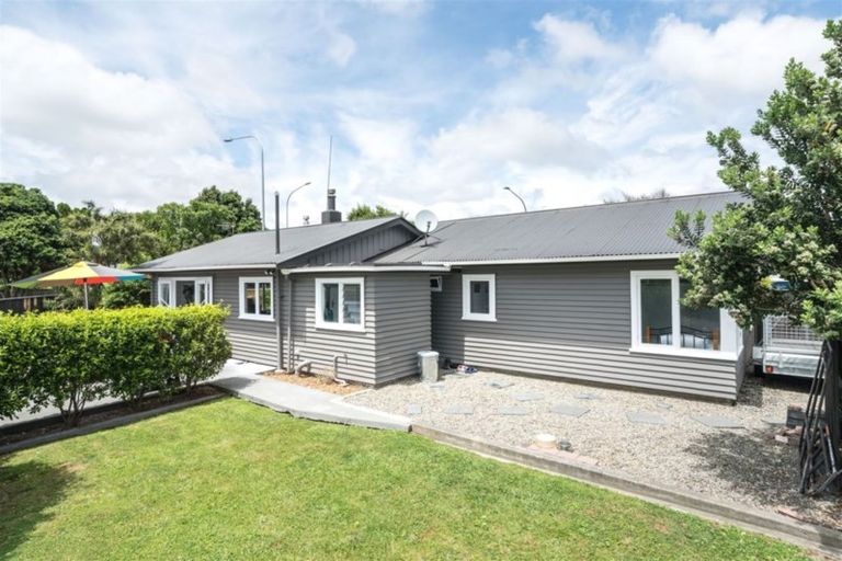 Photo of property in 27 Stirling Crescent, Hokowhitu, Palmerston North, 4410