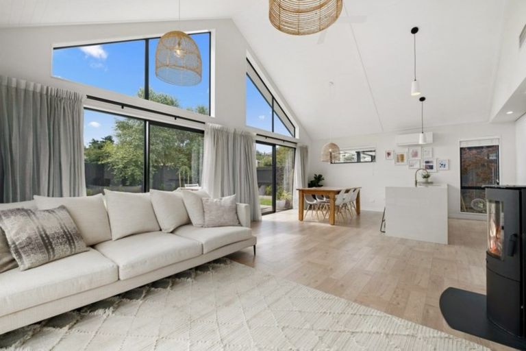 Photo of property in 15 Edna Lane, Lake Hawea, Wanaka, 9382