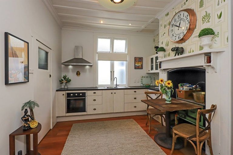 Photo of property in 47 Vigor Brown Street, Napier South, Napier, 4110