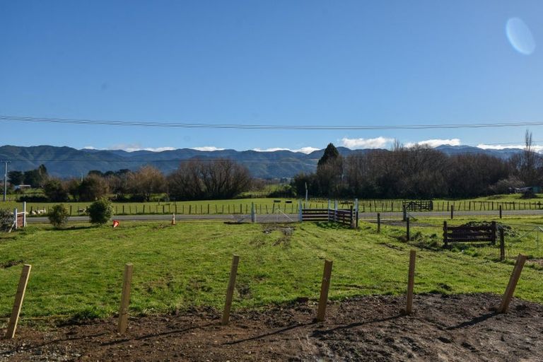 Photo of property in 114 Brooklyn Road, Carterton, 5713