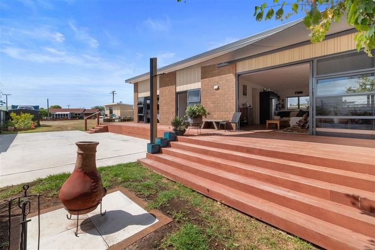 Photo of property in 114 Tamaki Road, Whangamata, 3620