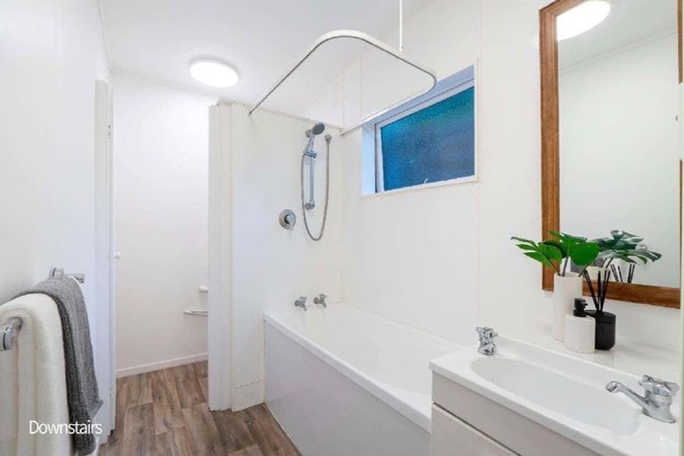 Photo of property in 32 Rosecamp Road, Beach Haven, Auckland, 0626