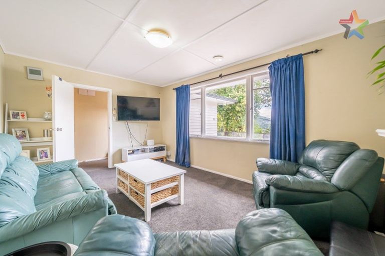 Photo of property in 32a Kopara Grove, Stokes Valley, Lower Hutt, 5019