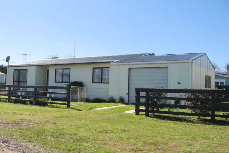 Photo of property in 3 Ruanui Street, Himatangi Beach, Foxton, 4891