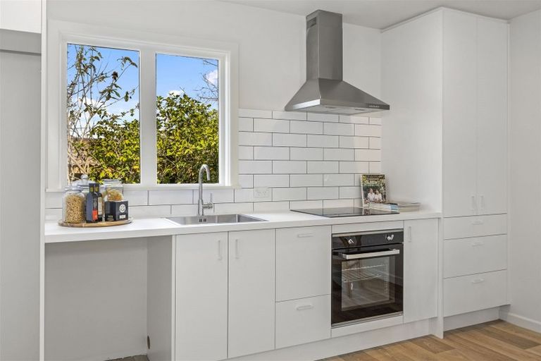 Photo of property in 65 Pacific Road, North New Brighton, Christchurch, 8083