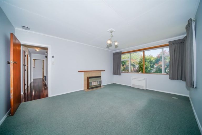 Photo of property in 2 Belfast Place, Roslyn, Palmerston North, 4414