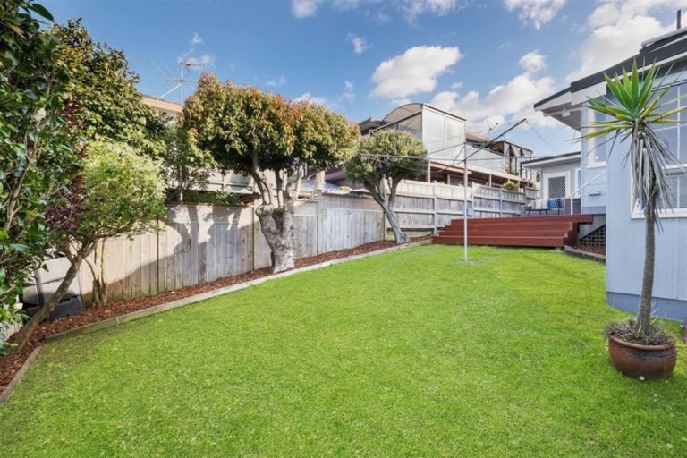 Photo of property in 1/184 Bucklands Beach Road, Bucklands Beach, Auckland, 2012