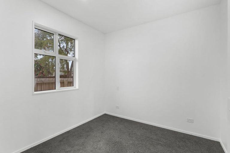 Photo of property in 1/28 Northcote Road, Northcote, Christchurch, 8052