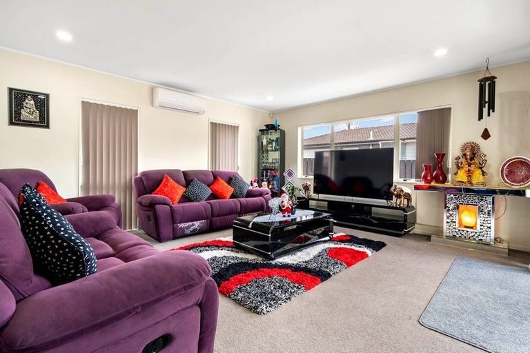 Photo of property in 357a Great South Road, Opaheke, Papakura, 2113