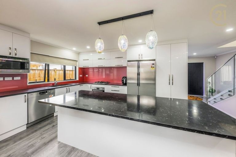 Photo of property in 14 Koroheke Road, Takanini, 2110