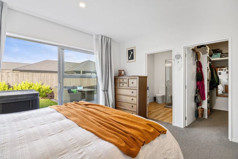 Photo of property in 28 Te Hurunui Drive, Pegasus, 7612