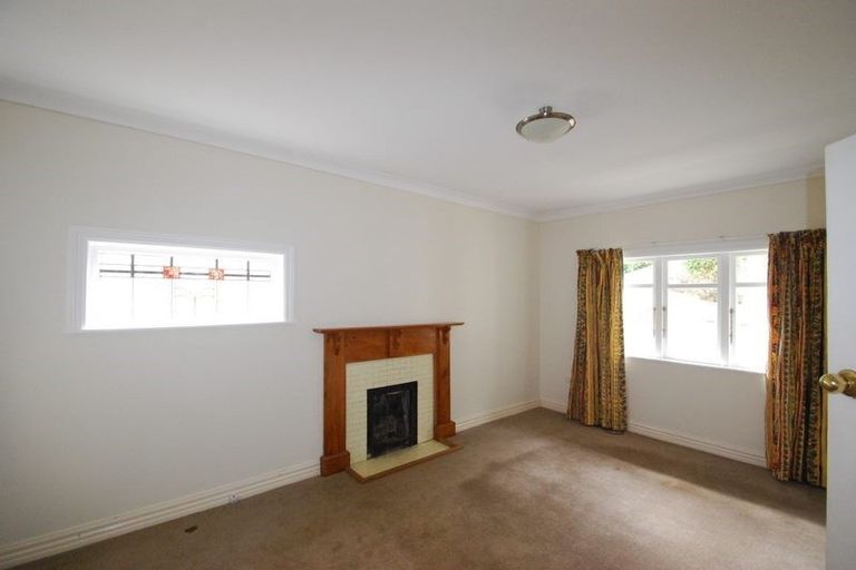 Photo of property in 16 Lonsdale Crescent, Rongotai, Wellington, 6022