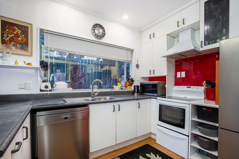 Photo of property in 23b Eastview Grove, Normandale, Lower Hutt, 5010