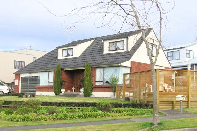 Photo of property in 5a Ashley Street, St Andrews, Hamilton, 3200