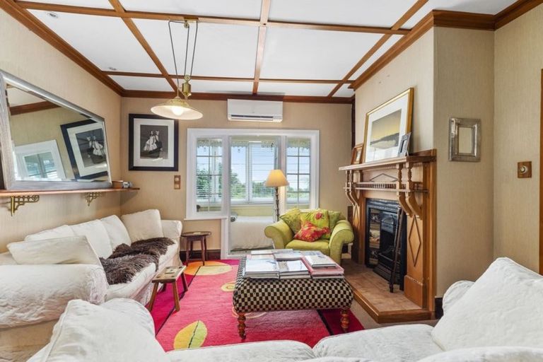 Photo of property in 51 Northland Road, Northland, Wellington, 6012