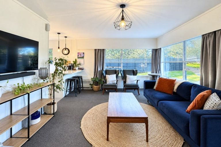 Photo of property in 2/15 Gloaming Place, Conifer Grove, Takanini, 2112