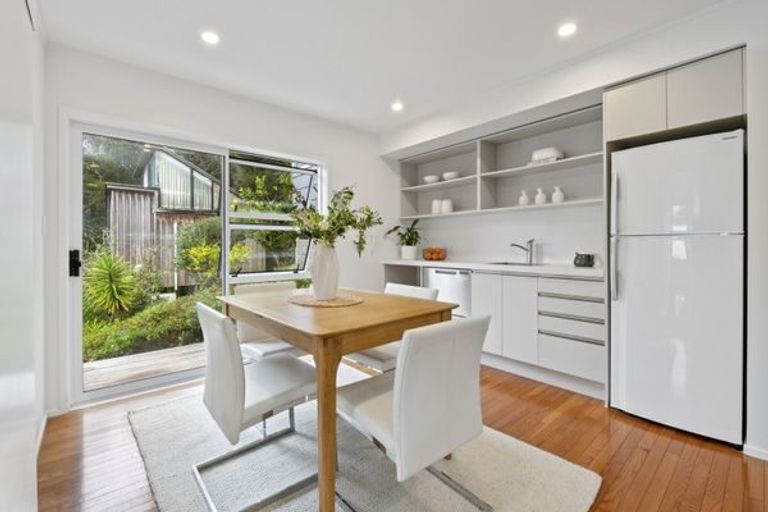 Photo of property in 21 Berne Place, Birkenhead, Auckland, 0626