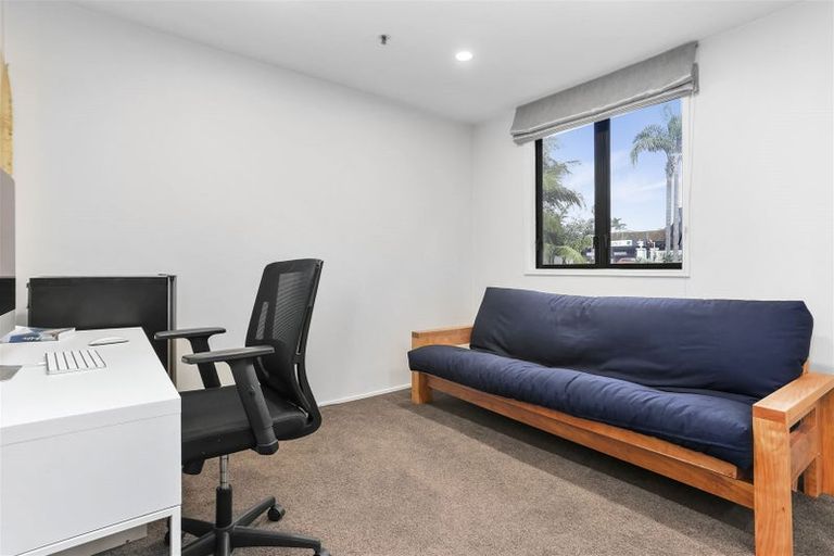 Photo of property in Mon Desir Apartments, 1d/173 Hurstmere Road, Takapuna, Auckland, 0622