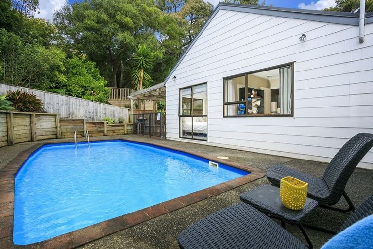 Photo of property in 11 Squirrel Lane, Browns Bay, Auckland, 0630