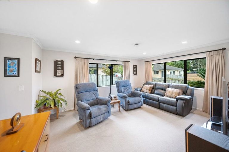 Photo of property in 27 Willowgrange Place, Pukekohe, 2120