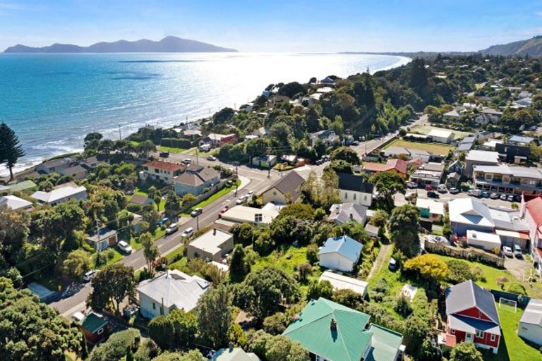 Photo of property in 17 Beach Road, Paekakariki, 5034