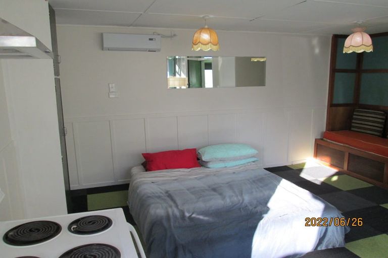 Photo of property in 6 Aranui Street, Maupuia, Wellington, 6022