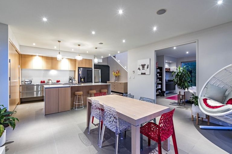 Photo of property in 19a Montgomery Avenue, Rothesay Bay, Auckland, 0630