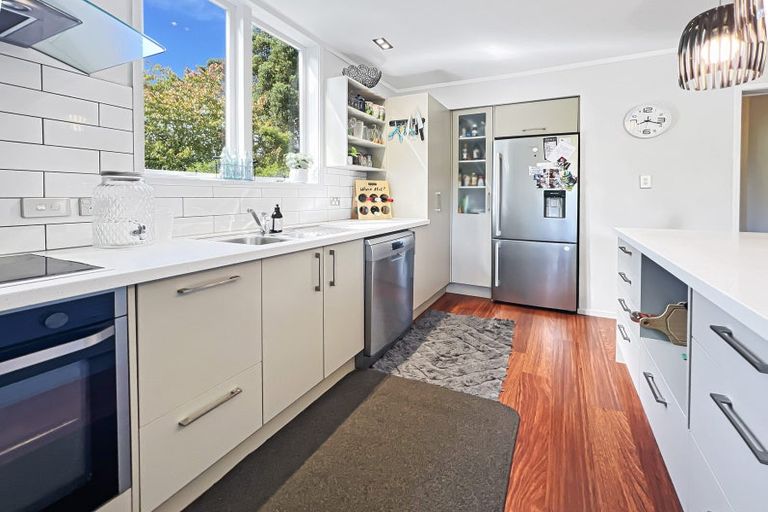 Photo of property in 9 Brownie Road, Laingholm, Auckland, 0604