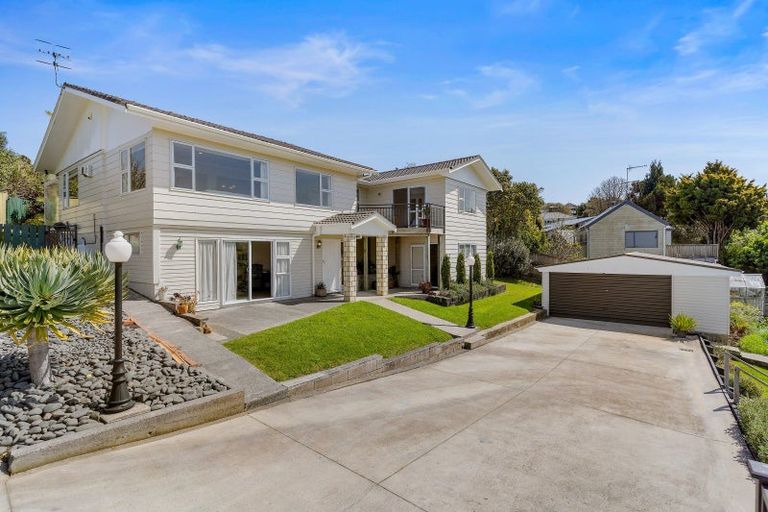 Photo of property in 26 Judkins Crescent, Cockle Bay, Auckland, 2014