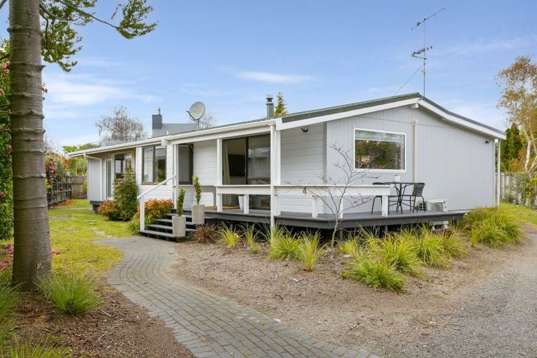 Photo of property in 4 Kathleen Place, Rainbow Point, Taupo, 3330