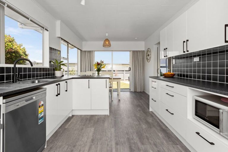 Photo of property in 135 Westminster Avenue, Tamatea, Napier, 4112