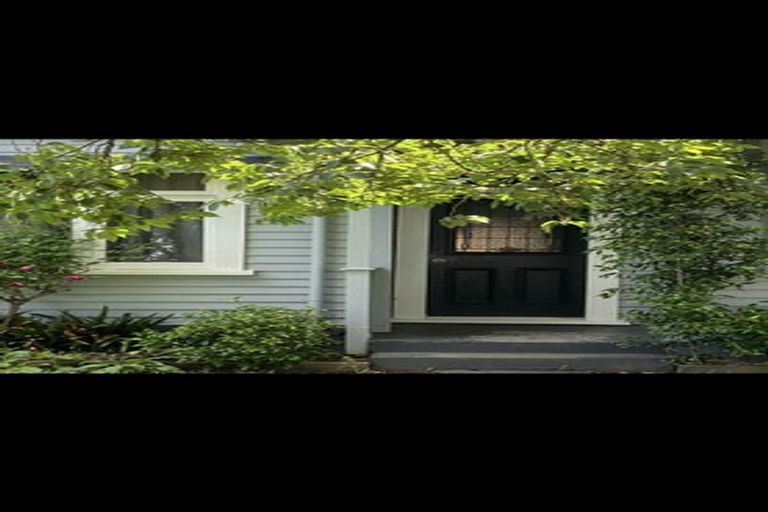 Photo of property in 6 Davy Street, Carterton, 5713