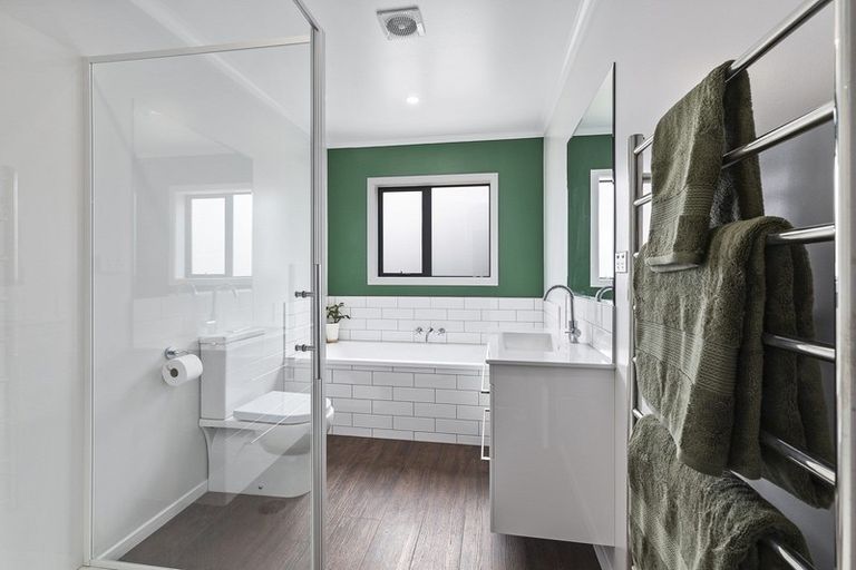 Photo of property in 12 Grumman Lane, Newlands, Wellington, 6037