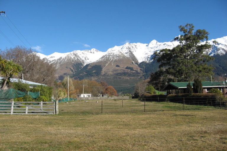 Photo of property in 37 Argyle Place, Glenorchy, 9372