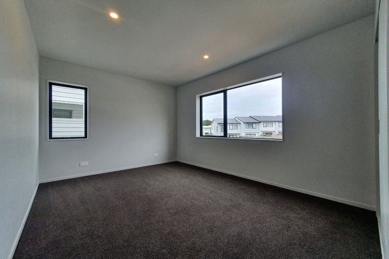 Photo of property in 42 Matawhanga Drive, Wattle Downs, Auckland, 2103