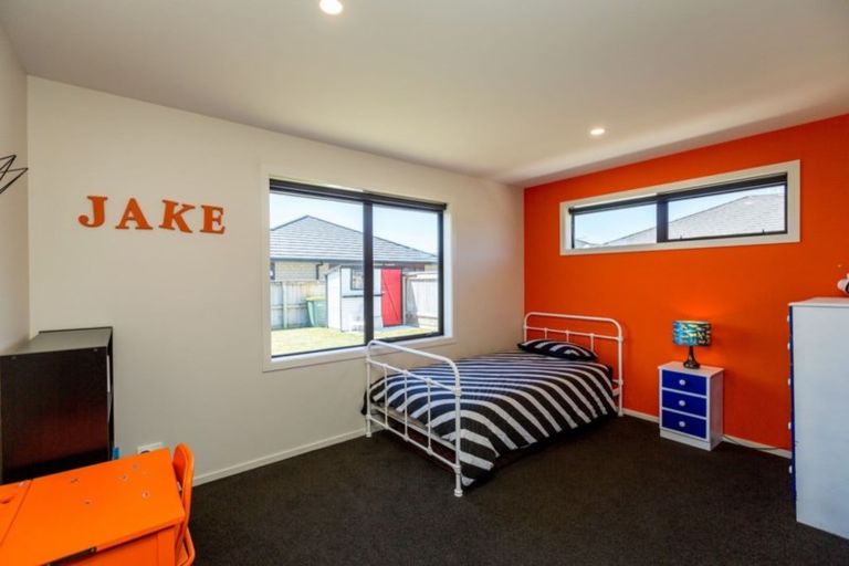 Photo of property in 10 Honeyfield Drive, Whalers Gate, New Plymouth, 4310