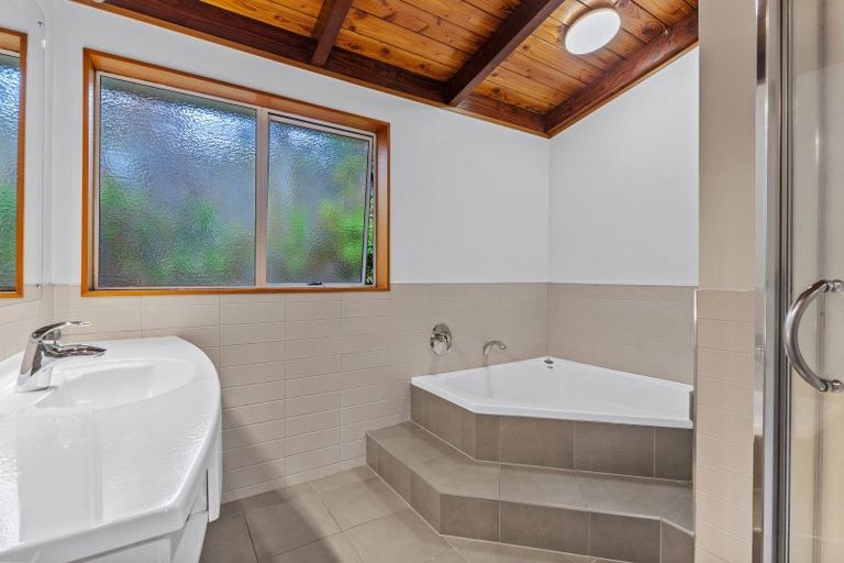 Photo of property in 44 Westpark Drive, West Harbour, Auckland, 0618