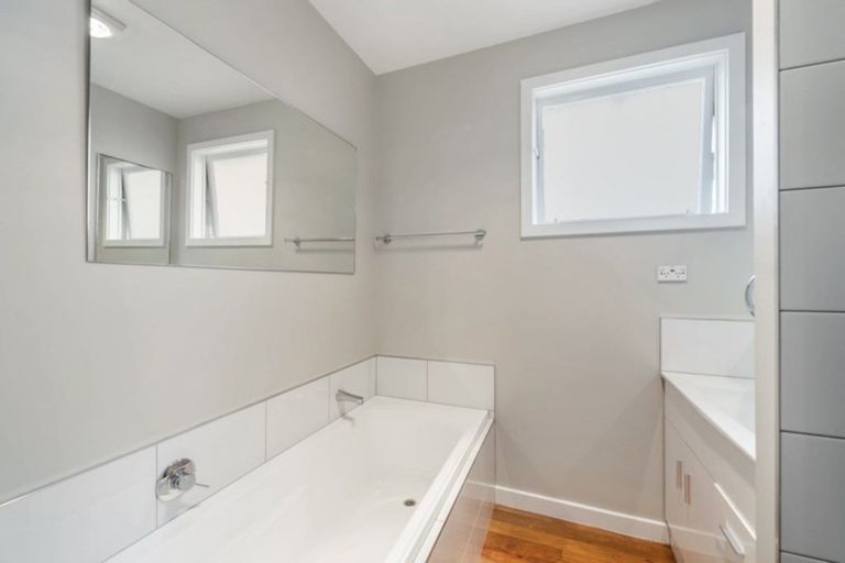 Photo of property in 37 Bretton Terrace, Hillcrest, Hamilton, 3216