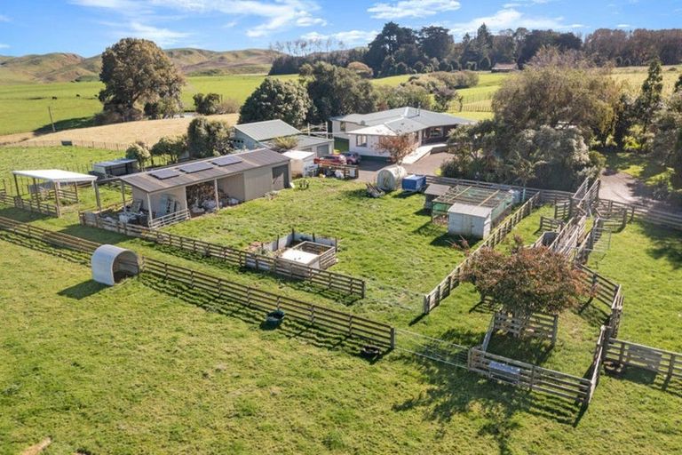 Photo of property in 1564 Cheltenham Hunterville Road, Waituna West, Rewa, 4780