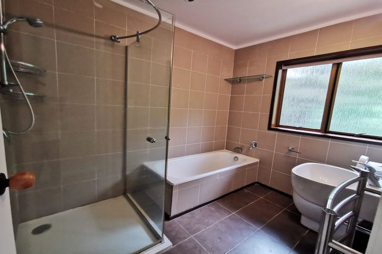 Photo of property in 23 Heaton Grove, Chatswood, Auckland, 0626