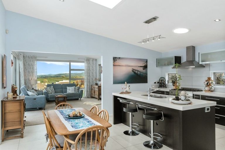 Photo of property in 16 Holyoake Terrace, Omokoroa, 3114