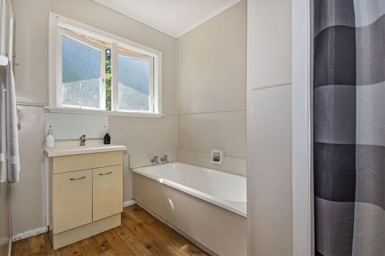 Photo of property in 3 Taraire Crescent, Otangarei, Whangarei, 0112