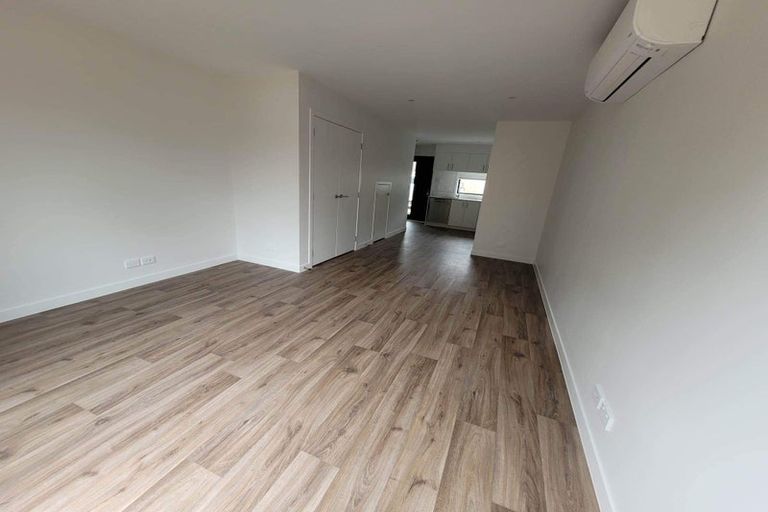 Photo of property in 12 Whakahui Lane, Mangere Bridge, Auckland, 2022