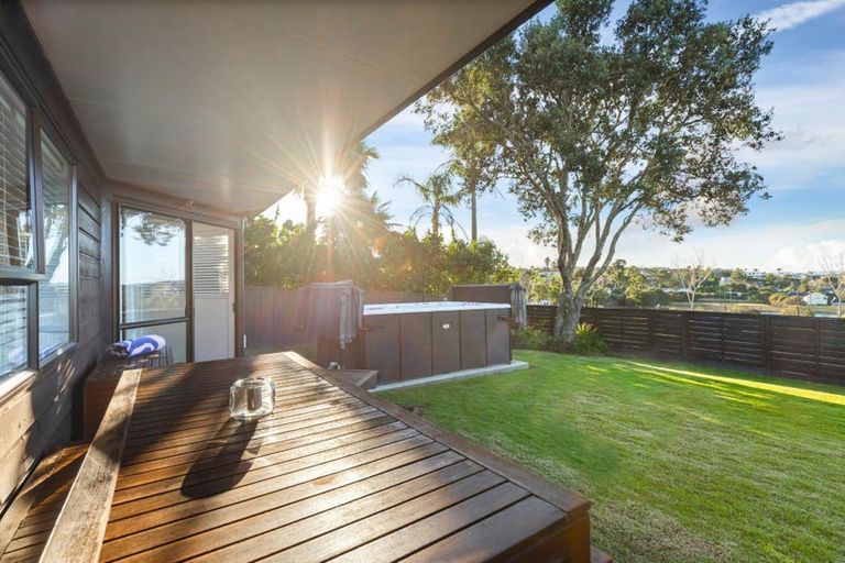 Photo of property in 22 Matisse Drive, West Harbour, Auckland, 0618