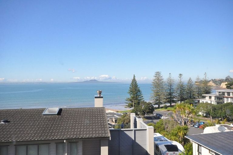 Photo of property in 1/25 Oban Road, Browns Bay, Auckland, 0630