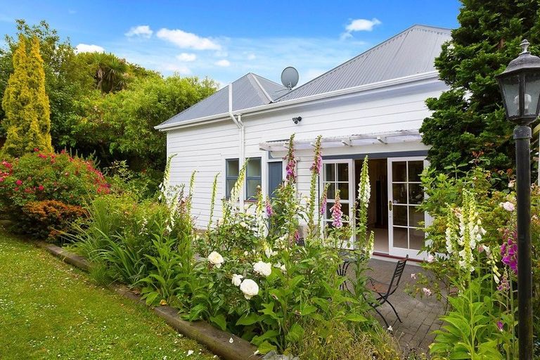 Photo of property in 77 Hawthorn Avenue, Mornington, Dunedin, 9011